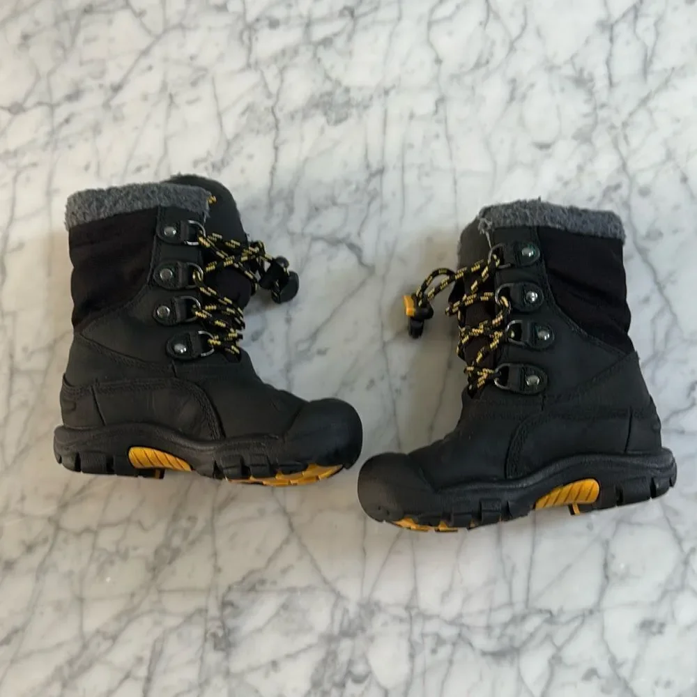 Keen Basin waterproof winter black leather boots lace up toddler Sz 9